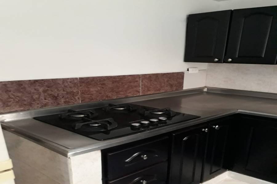 IMPERDIBLE! VER INFO...,4 Bedrooms Bedrooms,1 BañoBathrooms,Casas,2,7642