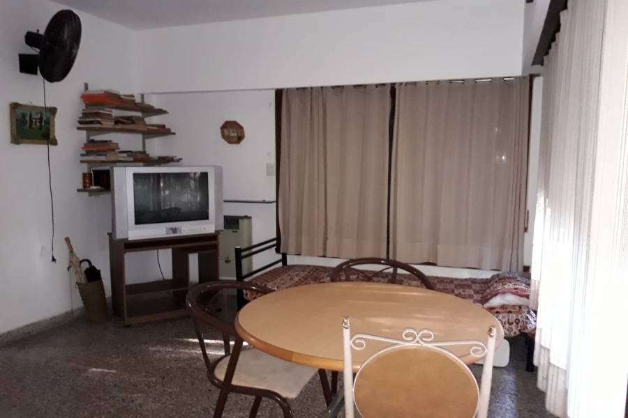 Santa Teresita,Buenos Aires,Argentina,2 Bedrooms Bedrooms,2 BathroomsBathrooms,Casas,CATAMARCA,7656