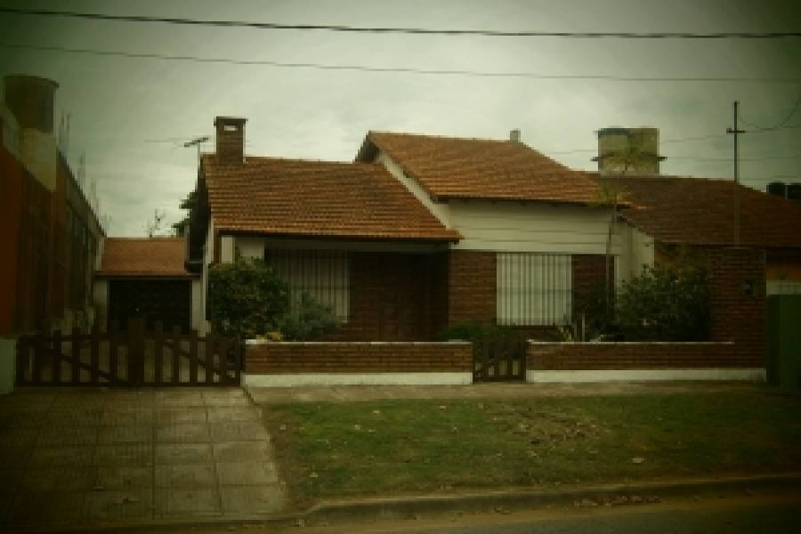 Mar del Tuyu,Buenos Aires,Argentina,3 Bedrooms Bedrooms,2 BathroomsBathrooms,Casas,56 Nº167 entre (1 y 2),7660