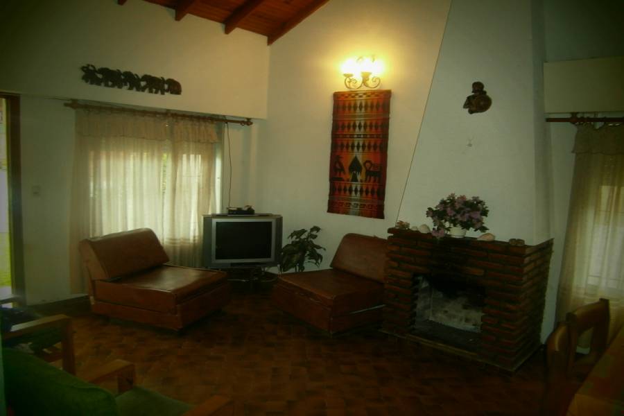 Mar del Tuyu,Buenos Aires,Argentina,3 Bedrooms Bedrooms,2 BathroomsBathrooms,Casas,56 Nº167 entre (1 y 2),7660