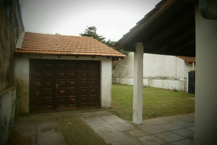 Mar del Tuyu,Buenos Aires,Argentina,3 Bedrooms Bedrooms,2 BathroomsBathrooms,Casas,56 Nº167 entre (1 y 2),7660