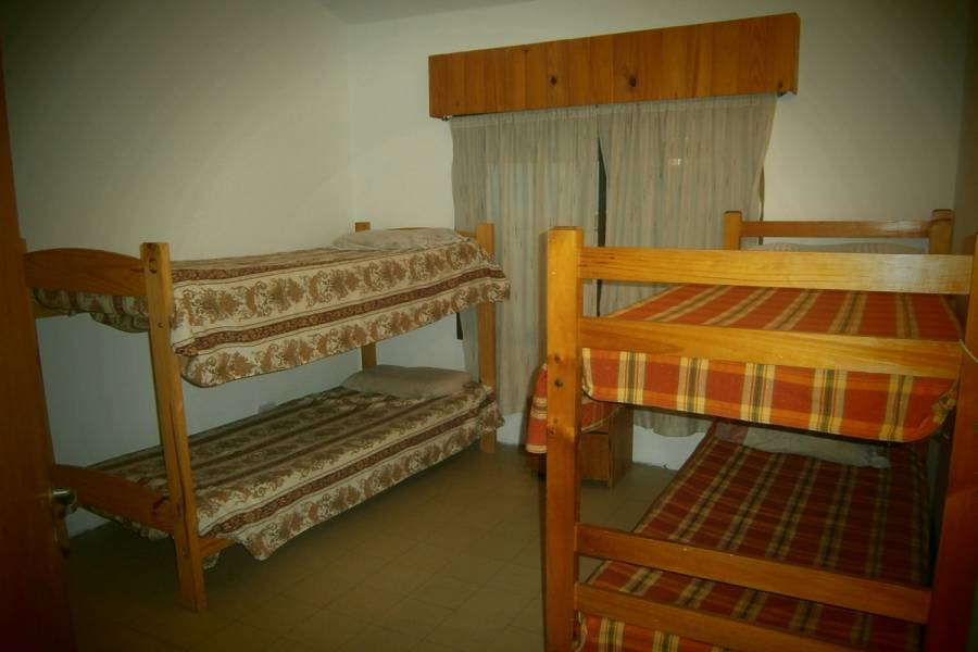 Mar del Tuyu,Buenos Aires,Argentina,2 Bedrooms Bedrooms,1 BañoBathrooms,Casas,58 Nº592 entre (5 y 6),7664