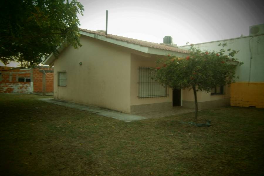Mar del Tuyu,Buenos Aires,Argentina,2 Bedrooms Bedrooms,1 BañoBathrooms,Casas,58 Nº592 entre (5 y 6),7664