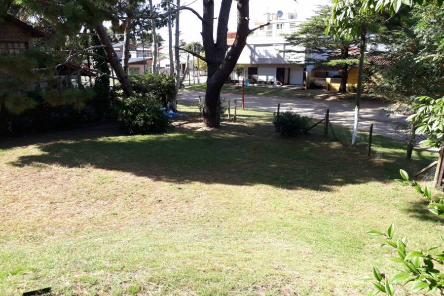 Santa Teresita,Buenos Aires,Argentina,4 Bedrooms Bedrooms,3 BathroomsBathrooms,Casas,TUCUMAN,7666