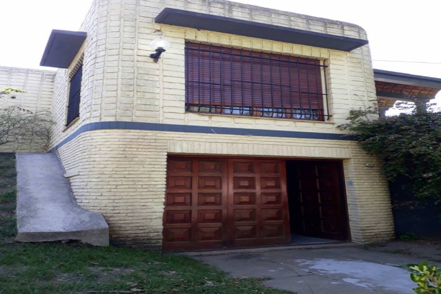 Santa Teresita,Buenos Aires,Argentina,4 Bedrooms Bedrooms,3 BathroomsBathrooms,Casas,TUCUMAN,7666