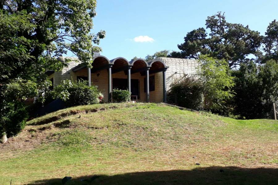 Santa Teresita,Buenos Aires,Argentina,4 Bedrooms Bedrooms,3 BathroomsBathrooms,Casas,TUCUMAN,7666