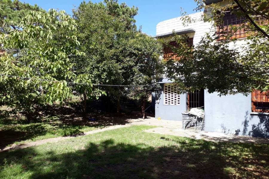 Santa Teresita,Buenos Aires,Argentina,4 Bedrooms Bedrooms,3 BathroomsBathrooms,Casas,TUCUMAN,7666