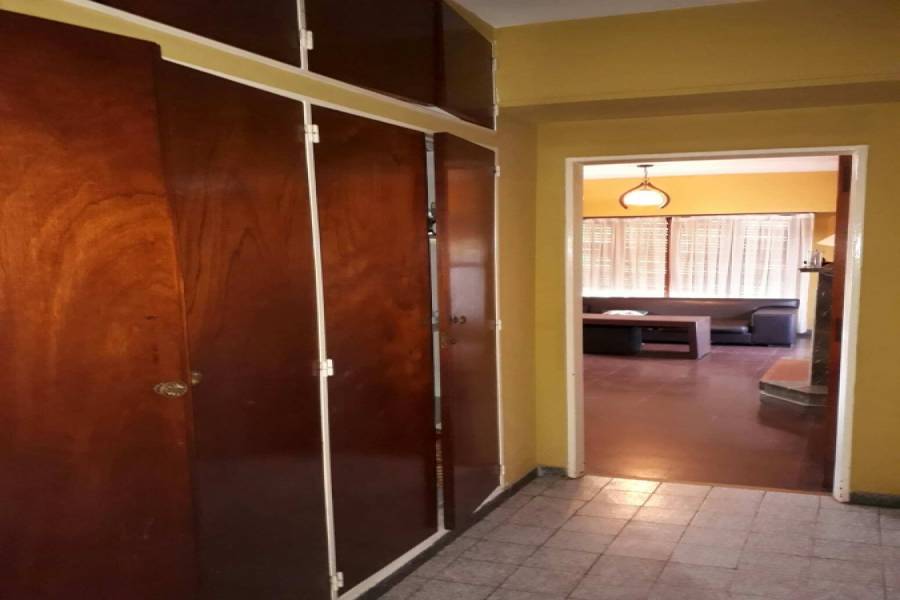 Santa Teresita,Buenos Aires,Argentina,4 Bedrooms Bedrooms,3 BathroomsBathrooms,Casas,TUCUMAN,7666