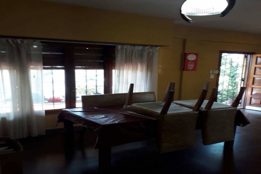 Santa Teresita,Buenos Aires,Argentina,4 Bedrooms Bedrooms,3 BathroomsBathrooms,Casas,TUCUMAN,7666