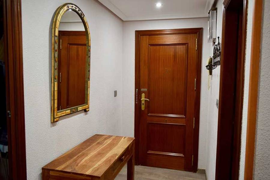 Alicante,Alicante,España,3 Bedrooms Bedrooms,2 BathroomsBathrooms,Pisos,7752