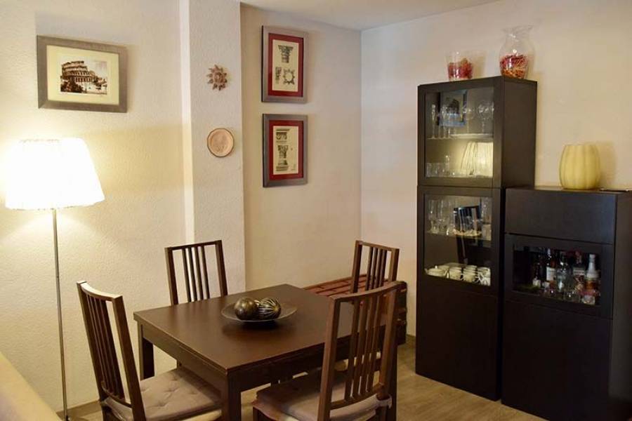 Alicante,Alicante,España,3 Bedrooms Bedrooms,2 BathroomsBathrooms,Pisos,7752