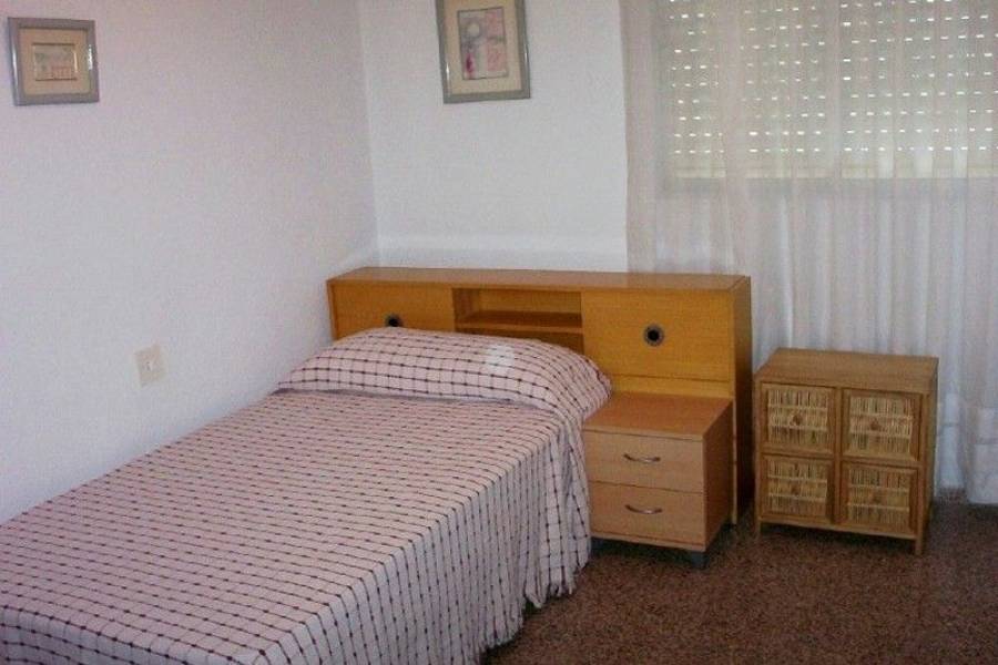 Alicante,Alicante,España,4 Bedrooms Bedrooms,2 BathroomsBathrooms,Pisos,7761