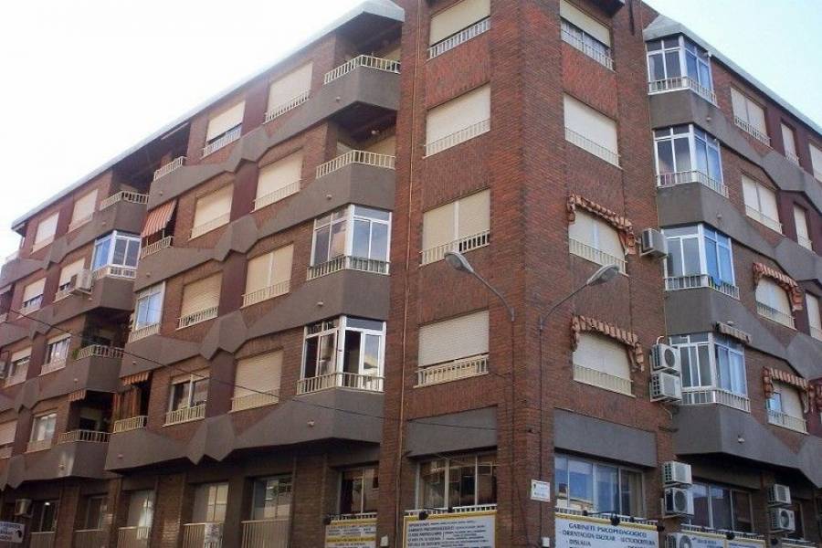 Alicante,Alicante,España,4 Bedrooms Bedrooms,2 BathroomsBathrooms,Pisos,7761