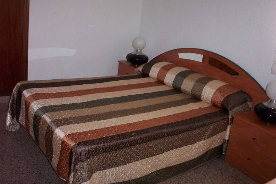 Alicante,Alicante,España,4 Bedrooms Bedrooms,2 BathroomsBathrooms,Pisos,7761