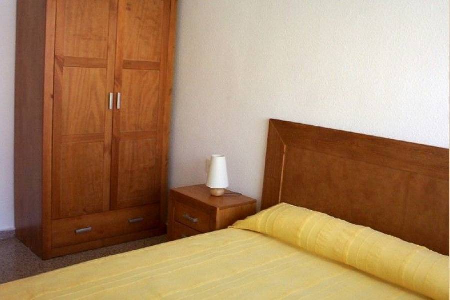 Alicante,Alicante,España,4 Bedrooms Bedrooms,2 BathroomsBathrooms,Pisos,7761