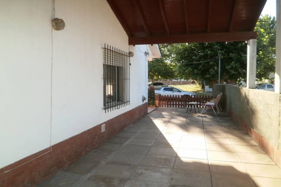 Santa Teresita,Buenos Aires,Argentina,2 Bedrooms Bedrooms,1 BañoBathrooms,Casas,8,8096