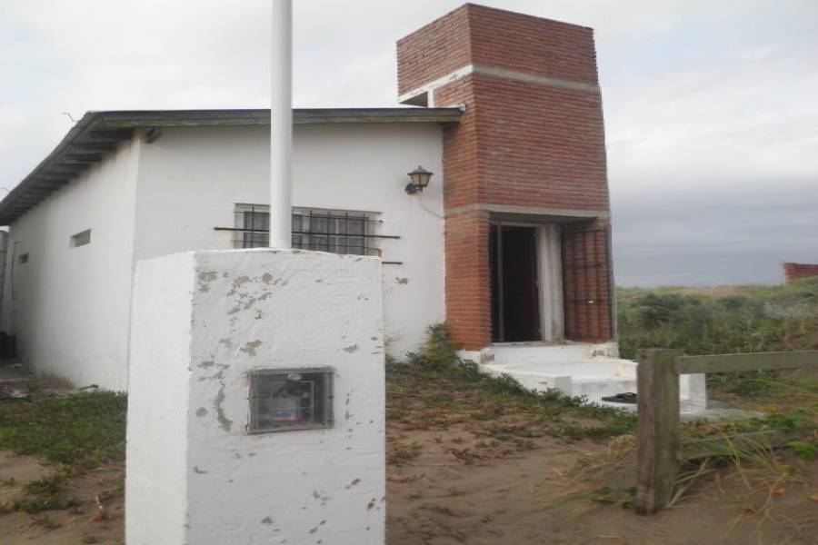 Las Toninas,Buenos Aires,Argentina,2 Bedrooms Bedrooms,1 BañoBathrooms,Casas,COSTA CHICA 58,8098