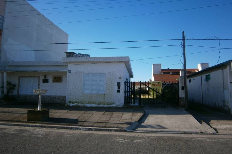 Mar del Tuyu,Buenos Aires,Argentina,2 Bedrooms Bedrooms,1 BañoBathrooms,Casas,58,8107