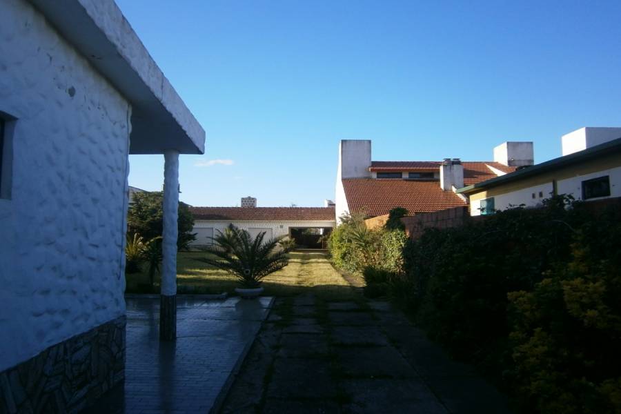 Mar del Tuyu,Buenos Aires,Argentina,2 Bedrooms Bedrooms,1 BañoBathrooms,Casas,58,8107