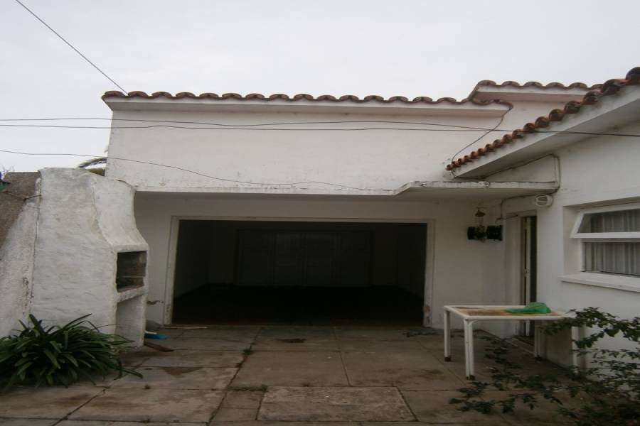 Santa Teresita,Buenos Aires,Argentina,4 Bedrooms Bedrooms,2 BathroomsBathrooms,Casas,40,8115