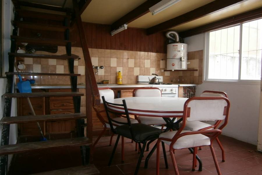 Santa Teresita,Buenos Aires,Argentina,4 Bedrooms Bedrooms,2 BathroomsBathrooms,Casas,40,8115
