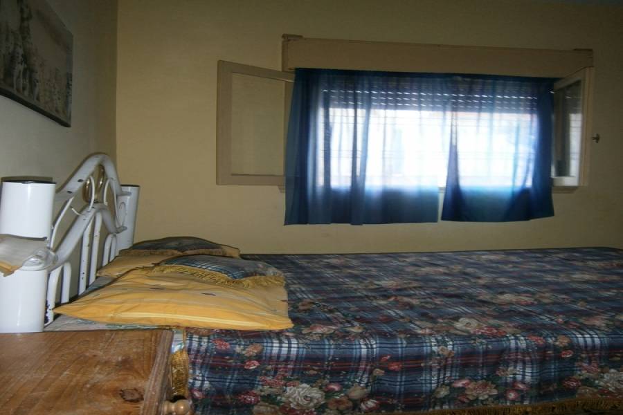 Santa Teresita,Buenos Aires,Argentina,4 Bedrooms Bedrooms,2 BathroomsBathrooms,Casas,40,8115