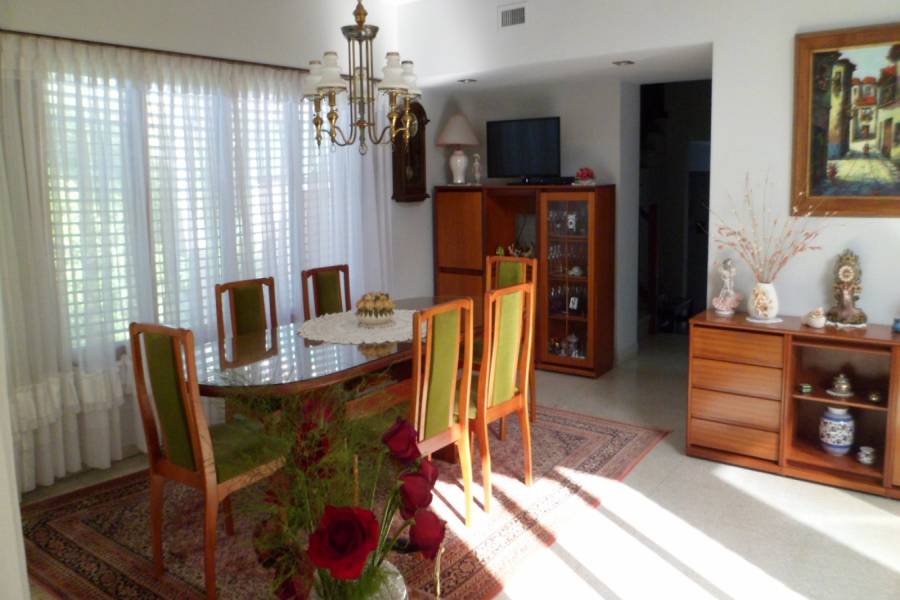 Santa Teresita,Buenos Aires,Argentina,3 Bedrooms Bedrooms,2 BathroomsBathrooms,Casas,MENDOZA,8124