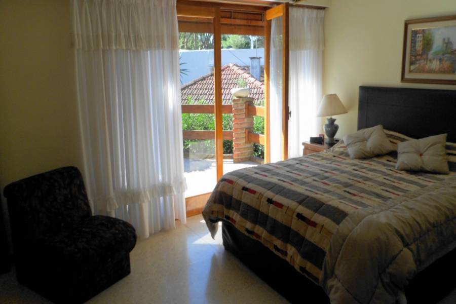 Santa Teresita,Buenos Aires,Argentina,3 Bedrooms Bedrooms,2 BathroomsBathrooms,Casas,MENDOZA,8124