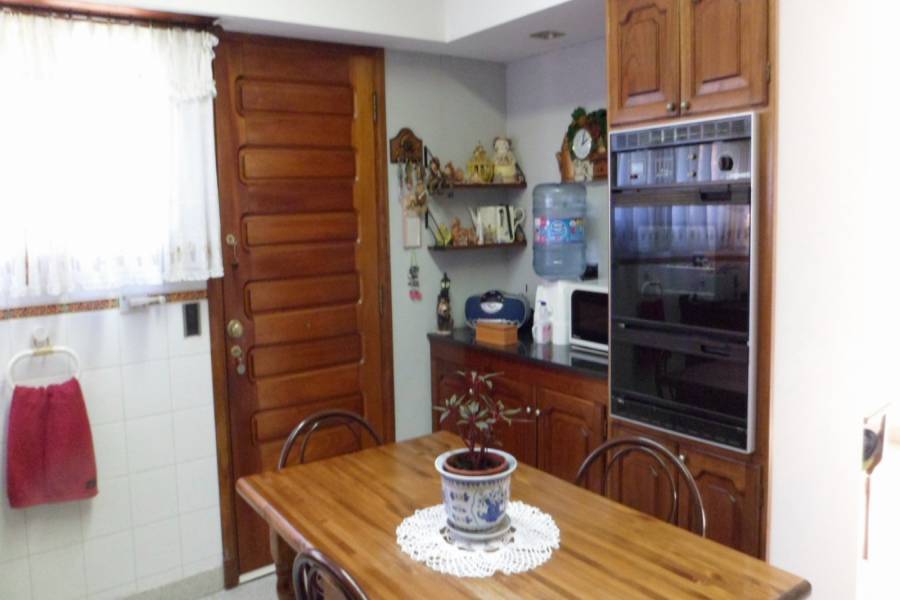 Santa Teresita,Buenos Aires,Argentina,3 Bedrooms Bedrooms,2 BathroomsBathrooms,Casas,MENDOZA,8124