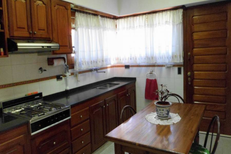 Santa Teresita,Buenos Aires,Argentina,3 Bedrooms Bedrooms,2 BathroomsBathrooms,Casas,MENDOZA,8124