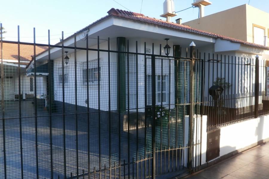 Santa Teresita,Buenos Aires,Argentina,2 Bedrooms Bedrooms,1 BañoBathrooms,Casas,7,8125