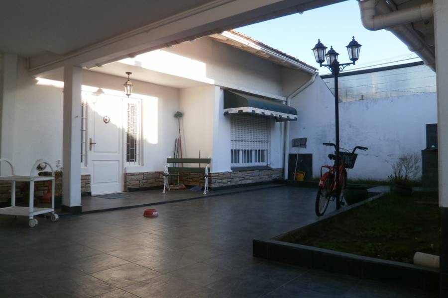 Santa Teresita,Buenos Aires,Argentina,2 Bedrooms Bedrooms,1 BañoBathrooms,Casas,7,8125