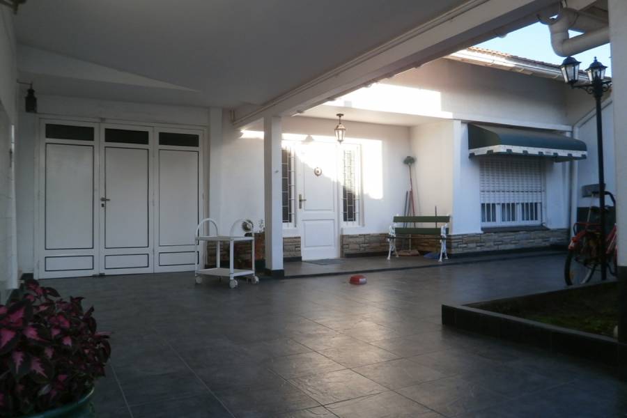 Santa Teresita,Buenos Aires,Argentina,2 Bedrooms Bedrooms,1 BañoBathrooms,Casas,7,8125