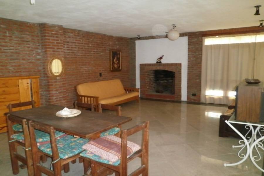 Santa Teresita,Buenos Aires,Argentina,2 Bedrooms Bedrooms,1 BañoBathrooms,Casas,128,8126
