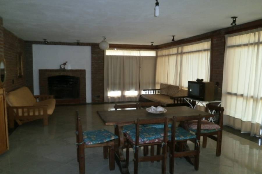 Santa Teresita,Buenos Aires,Argentina,2 Bedrooms Bedrooms,1 BañoBathrooms,Casas,128,8126