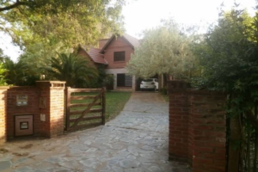 Santa Teresita,Buenos Aires,Argentina,3 Bedrooms Bedrooms,3 BathroomsBathrooms,Casas,URQUIZA,8127