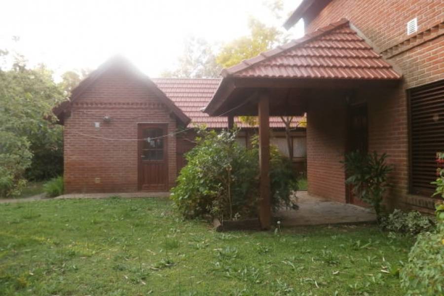 Santa Teresita,Buenos Aires,Argentina,3 Bedrooms Bedrooms,3 BathroomsBathrooms,Casas,URQUIZA,8127