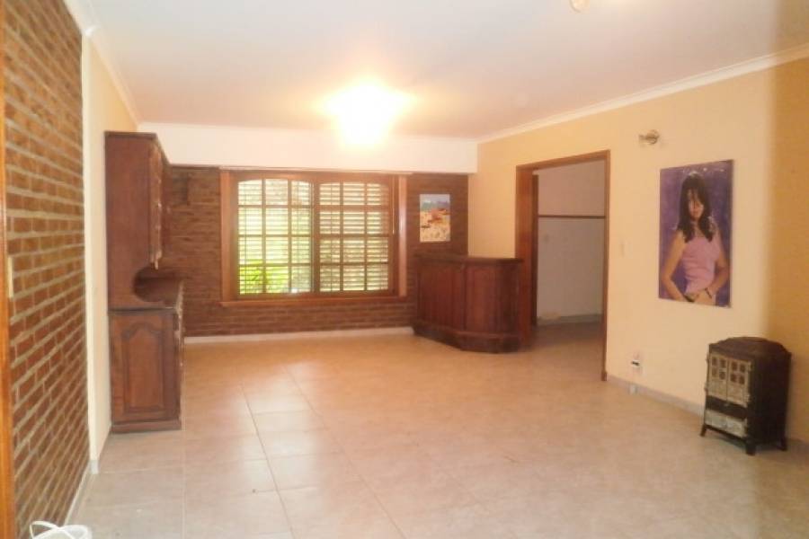 Santa Teresita,Buenos Aires,Argentina,3 Bedrooms Bedrooms,3 BathroomsBathrooms,Casas,URQUIZA,8127