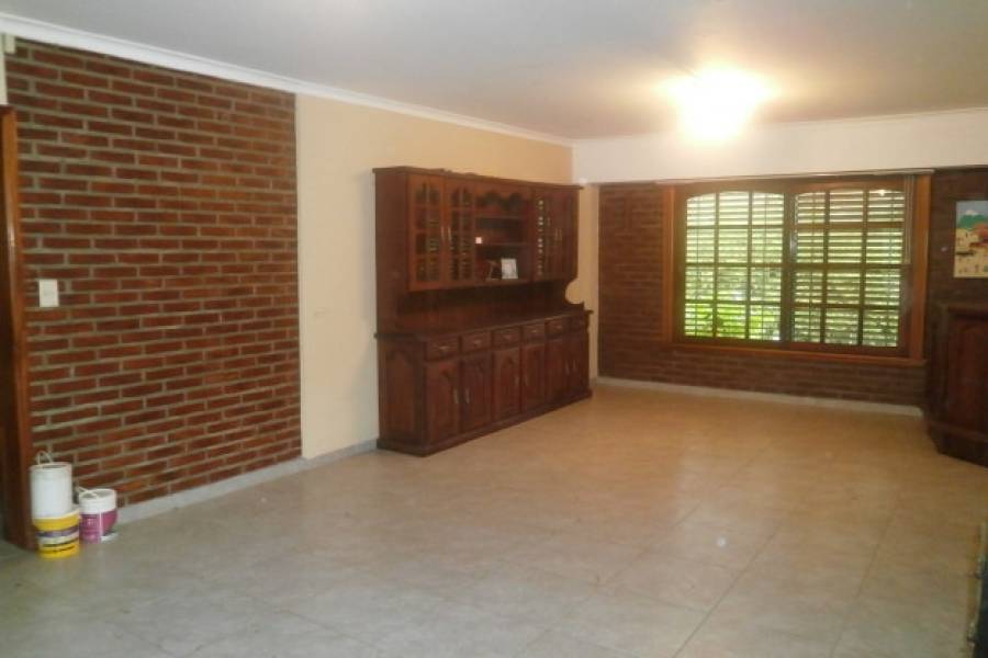 Santa Teresita,Buenos Aires,Argentina,3 Bedrooms Bedrooms,3 BathroomsBathrooms,Casas,URQUIZA,8127
