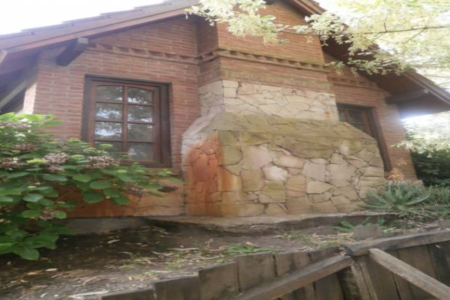 Santa Teresita,Buenos Aires,Argentina,3 Bedrooms Bedrooms,3 BathroomsBathrooms,Casas,URQUIZA,8127