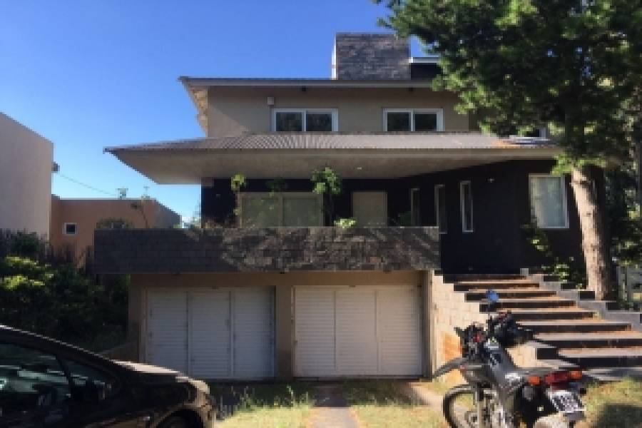 Santa Teresita,Buenos Aires,Argentina,4 Bedrooms Bedrooms,4 BathroomsBathrooms,Casas,LOS LAURELES,8130