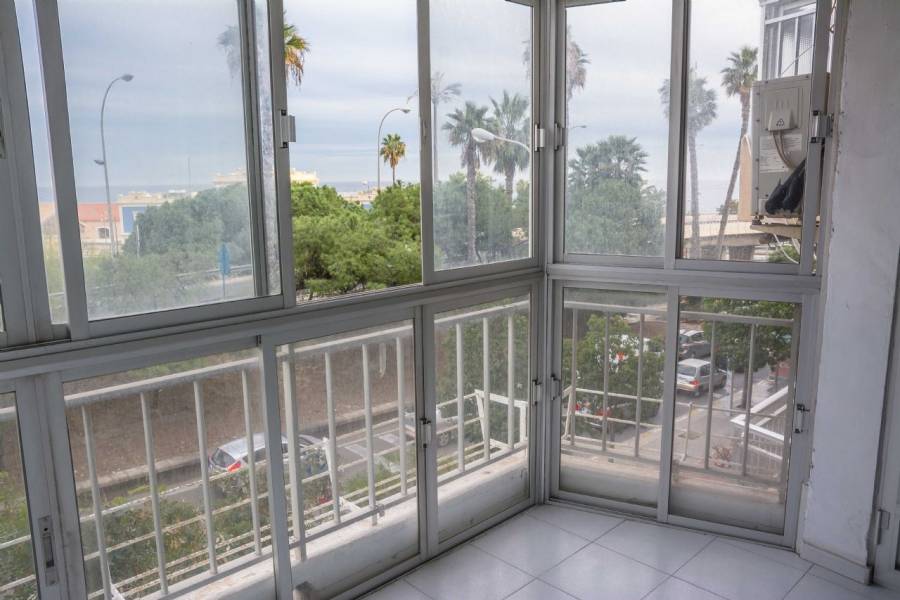 Alicante,Alicante,España,2 Bedrooms Bedrooms,1 BañoBathrooms,Apartamentos,Avenida Denia,1,8191