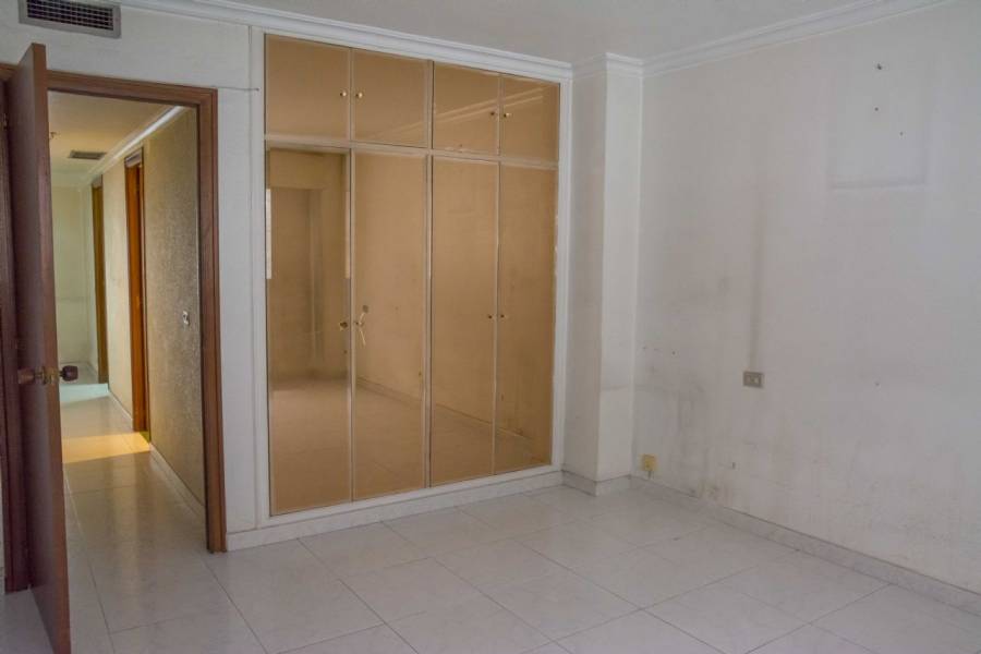Alicante,Alicante,España,2 Bedrooms Bedrooms,1 BañoBathrooms,Apartamentos,Avenida Denia,1,8191