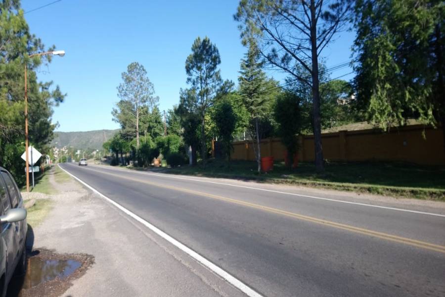 Mayu Sumaj,Córdoba,Argentina,Locales,Ruta nac 14 y Av Las Moras,8199