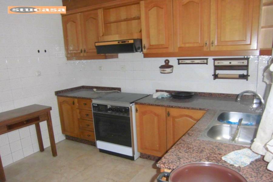 Alicante,Alicante,España,4 Bedrooms Bedrooms,2 BathroomsBathrooms,Pisos,8211