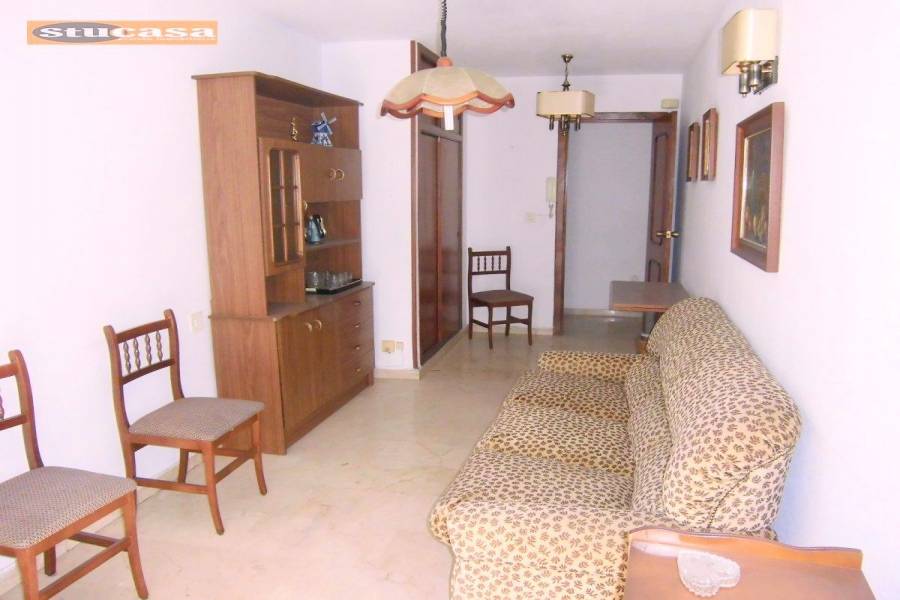 Alicante,Alicante,España,4 Bedrooms Bedrooms,2 BathroomsBathrooms,Pisos,8211