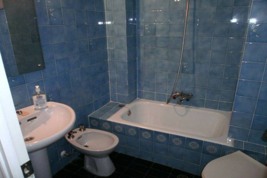 Alicante,Alicante,España,3 Bedrooms Bedrooms,1 BañoBathrooms,Pisos,8214