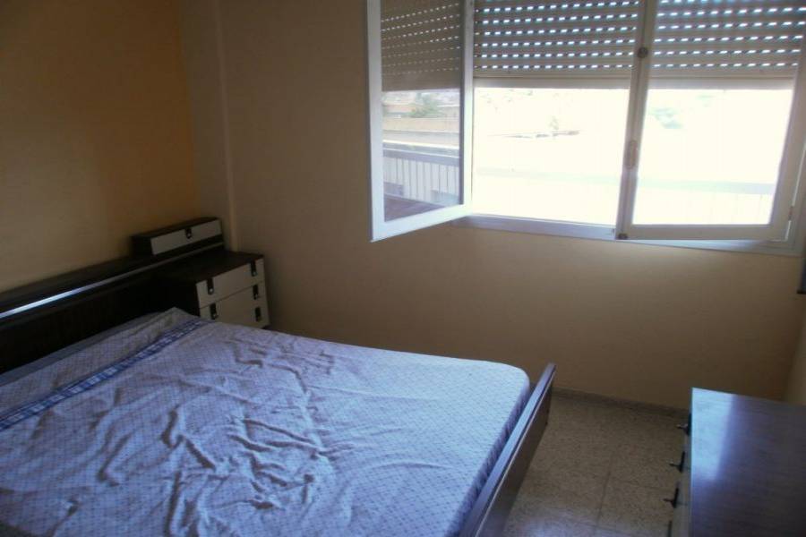Alicante,Alicante,España,3 Bedrooms Bedrooms,1 BañoBathrooms,Pisos,8214