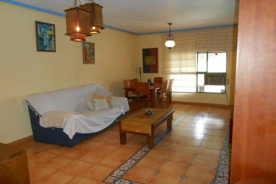 Alicante,Alicante,España,3 Bedrooms Bedrooms,2 BathroomsBathrooms,Pisos,8228