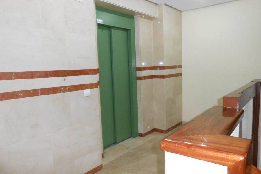 Alicante,Alicante,España,3 Bedrooms Bedrooms,2 BathroomsBathrooms,Pisos,8228